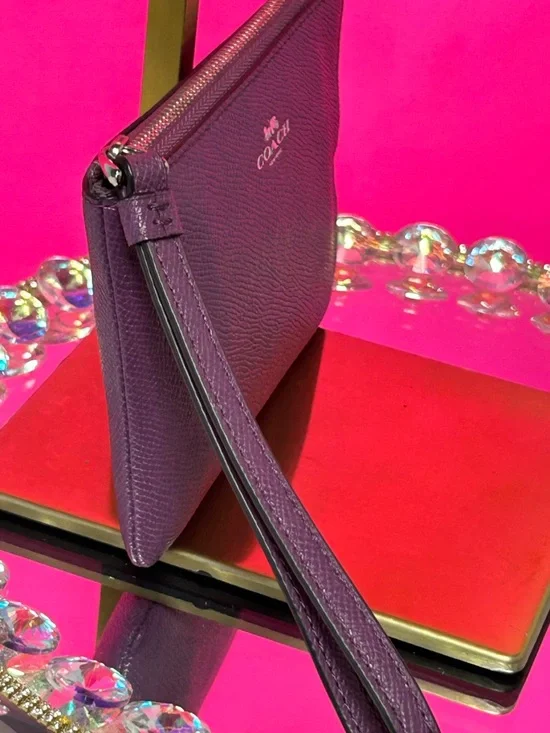 Coach Plum Textured Leather Wristlet Approx. 6 x 4 - Picture 6 of 12